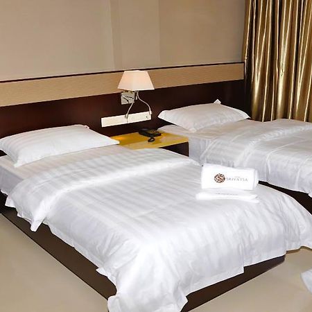 Hotel Srivatsa Kakinada Luaran gambar