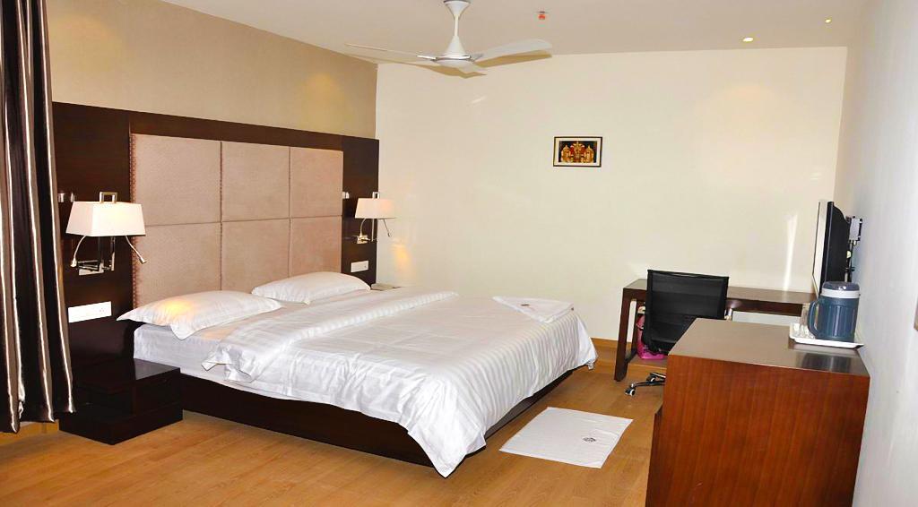 Hotel Srivatsa Kakinada Luaran gambar
