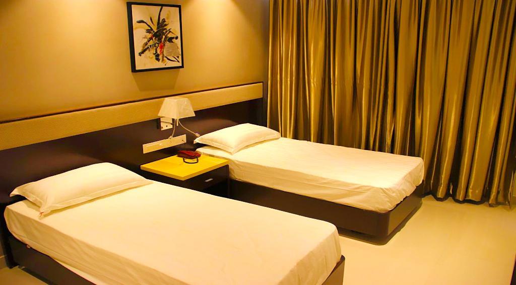 Hotel Srivatsa Kakinada Luaran gambar