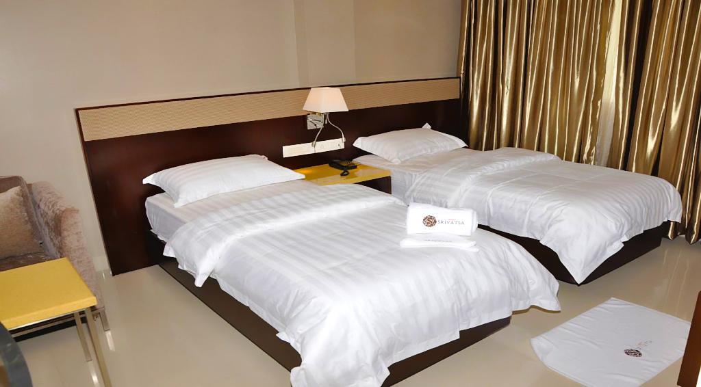 Hotel Srivatsa Kakinada Luaran gambar